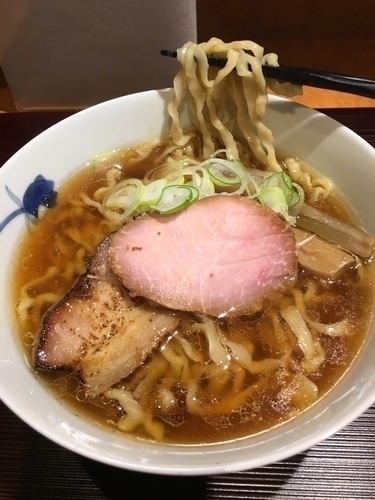 「醤油 (手揉み麺で) ¥750」@麺 みつヰの写真