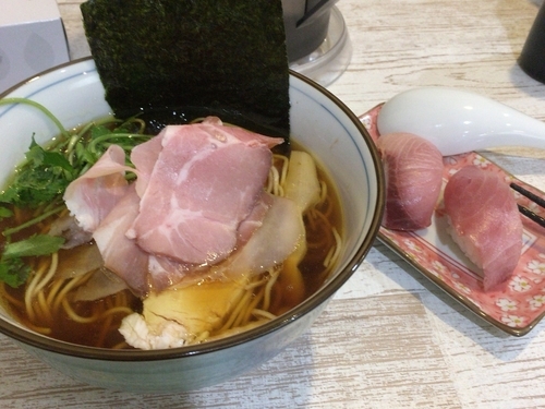 「四つ葉そば 本日のにぎり」@中華そば 四つ葉の写真