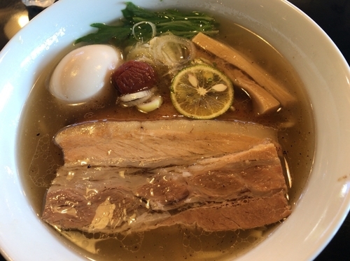 「贅沢のせ塩らー麺」@らーめん工房 りょう花 今治店の写真