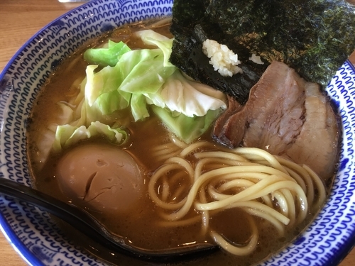 「豚骨醤油」@麺 やまだの写真