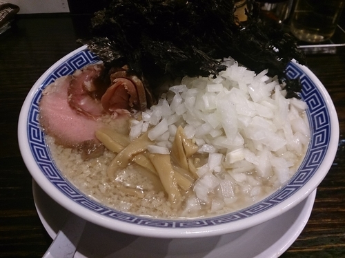 「岩のり中華そば+玉ねぎ増し」@背脂煮干中華そば 心やの写真