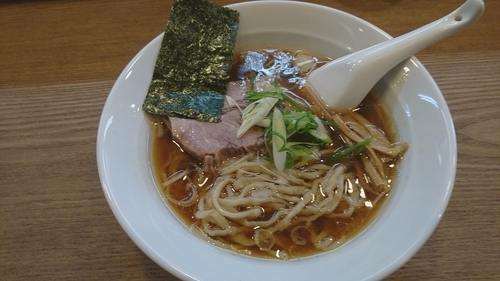 「醤油らぁめん」@らぁめん山と樹の写真