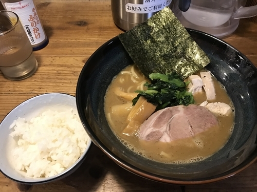 「らーめん」@麺や わたるの写真