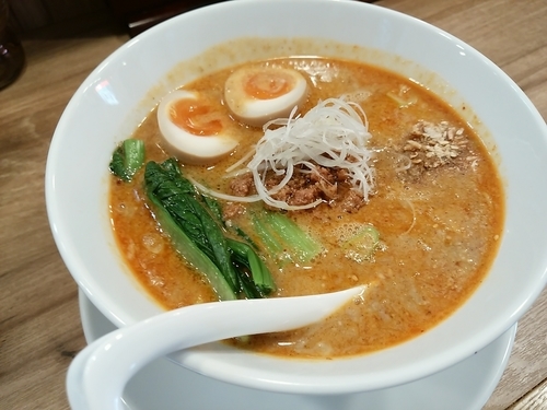 「担々麺＋味付玉子　辛さ普通」@担々麺 七福朗の写真