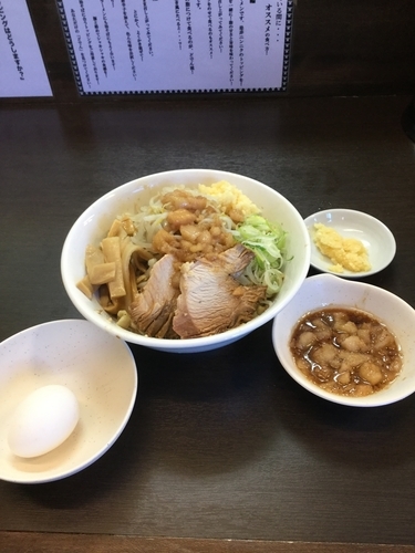 「油そば小800円」@ラーメンどでん 大宮店の写真