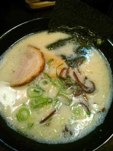 「普通のやつ」@博多らーめん かしはらの写真