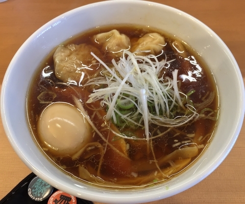 「醤油わんたん麺＋味玉（￥900＋￥100）」@麺や 一峯の写真