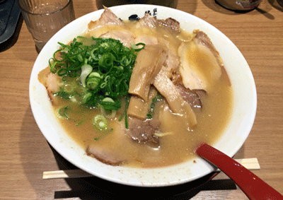 「チャーシューメン並（870円）」@ラーメン横綱 阪急三番街店の写真