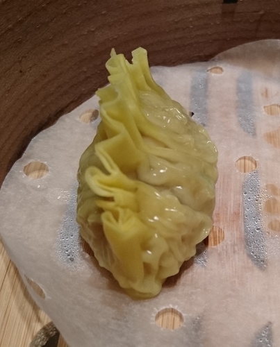 「ふかひれ入り蒸し餃子　２７５円（１個～）」@翠嵐の写真