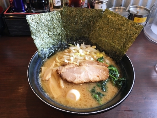 「醤油豚骨ラーメン   750円」@横浜家系ラーメン 極み家の写真