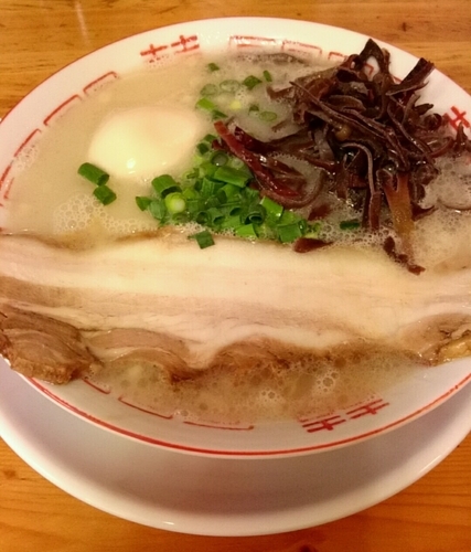 「豚骨らーめん」@中華そば専門 めんやいただきの写真