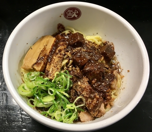 「チョコレート油そば【2/28までの限定】750円」@豚らーめん 獣道の写真