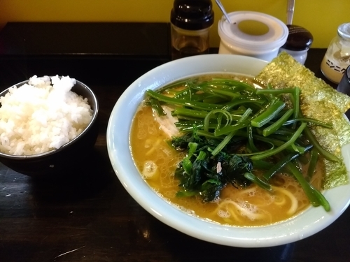 「ラーメン中盛700円+茎わかめ+ライス」@家系ラーメン ジェット家の写真