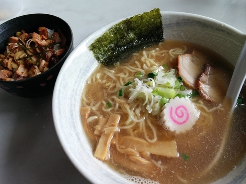 「煮干ラーメン＋チャーシュー丼」@ラーメン爺の写真