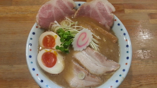「鶏煮干しそば」@彩色ラーメン きんせい 高槻駅前店の写真