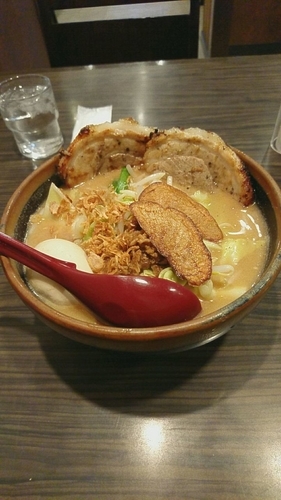 「北海道味噌 野菜らーめん+炙り2+煮玉子」@蔵出し味噌 麺場 田所商店 船橋店の写真