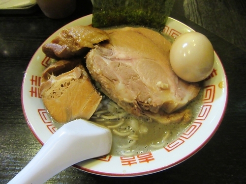 「濃厚中華ソバ（８００円）＋味玉＋角豚＋和え玉」@中華ソバ 伊吹の写真