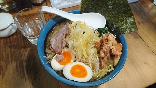 「黒福＋ねぎ」@豚骨醤油らーめん 福気の写真