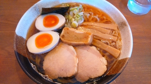 「醤油らぁめん680円+味玉130円」@煮干らぁめん なかじまの写真