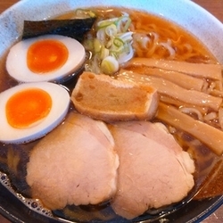 醤油らぁめん680円+味玉130円