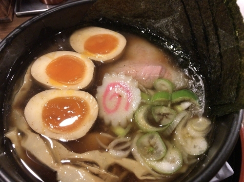 「醤油ラーメン味玉海苔」@拉麺 閏の写真