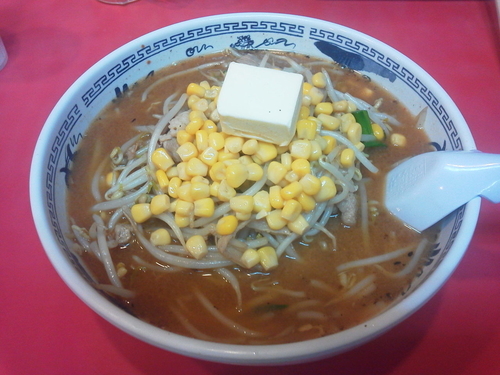 「みそもやしモロバター 700円」@あけぼのラーメン 曙本店の写真