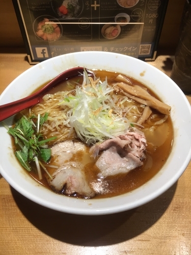 「焼きアゴ塩ラーメン」@焼きあご塩らー麺 たかはし 新宿本店の写真