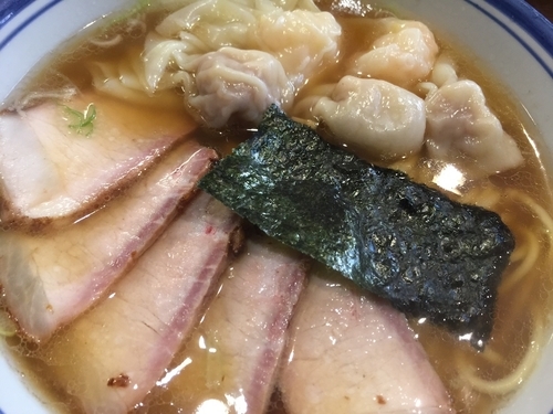 「ミックスわんたんめん（醤油）＋ちゃーしゅー」@麺屋 はやしまるの写真