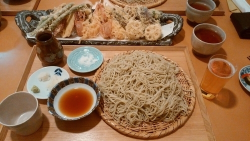 「生粉打ちせいろ＋天麩羅盛り合わせ＋だし巻き玉子」@蕎麦切りわたなべの写真