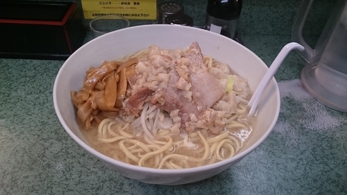 「大二郎２.５玉･硬め・めんま(アブラ塊ヤサイ)￥１０５０」@ラーメン二郎 新宿小滝橋通り店の写真