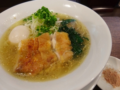 「菜彩鶏塩ラーメン　本枯節添　　800円」@麺匠 きくちの写真
