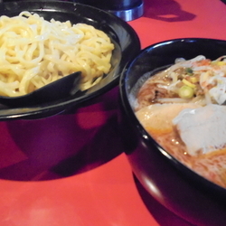 特製辛味噌つけ麺　１０５０円