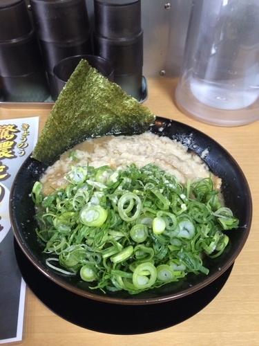 「濃鷲麺とんこつ！」@濃厚らーめん 驚麺屋の写真
