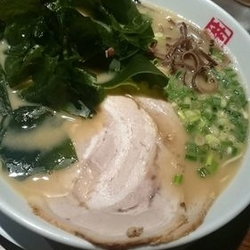 ラーメン（ワカメトッピング）