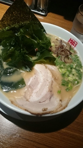 「ラーメン（ワカメトッピング）」@九州ラーメン つばめ軒の写真