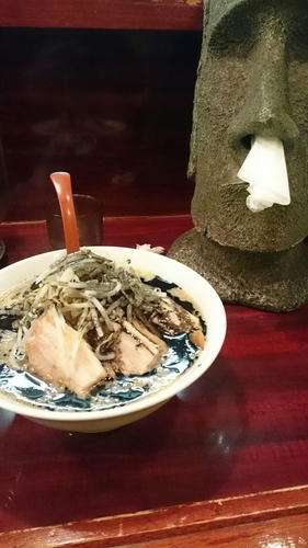 「ラーブタ黒」@ゴリラーメンの写真