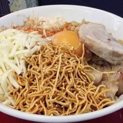 まぜそば並(ニンニク以外全マシ)