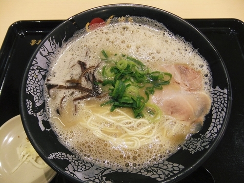 「ラーメン（750円）」@博多一幸舎 ららぽーと立川立飛店の写真