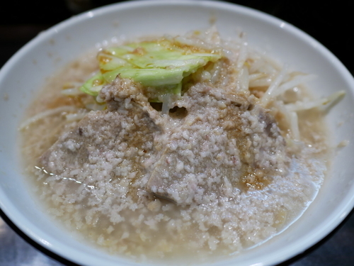 「ラーメン 脂＋ちょっと辛目＋超極太麺」@らーめん蘭 入谷店の写真