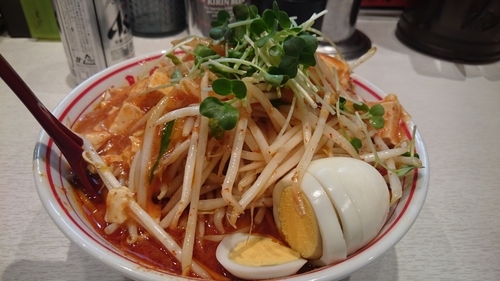 「北極の火山 クーポン味玉」@蒙古タンメン 中本 高田馬場店の写真