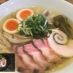 潮ソバ900円、阿波尾鶏シソチャーシュー丼500円