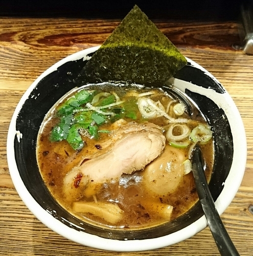 「醤そば＋味玉」@麺場 浜虎 横浜店の写真