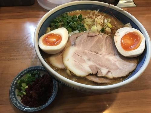 「濃厚特製みそ中華そば 大盛＋エビ辛し」@浜屋 五反田店の写真