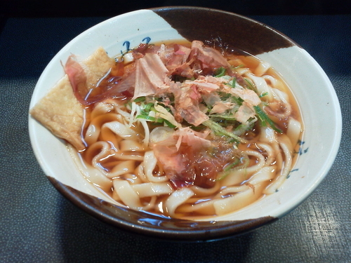 「きしめん 350円」@名代きしめん 住よし JR名古屋駅・新幹線下りホーム店の写真