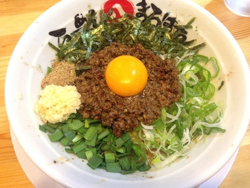 「台湾まぜそば（レギュラー、通常）+餃子（5個）」@らーめん まるはちの写真