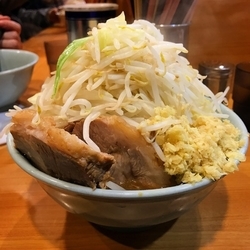 ブタ入りラーメンにんにく生姜