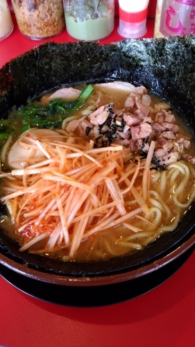 「中盛り　辛ネギ　のり　他」@家系ラーメン王道 王道之印の写真