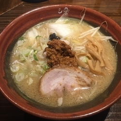 特製肉味噌ラーメン  880円