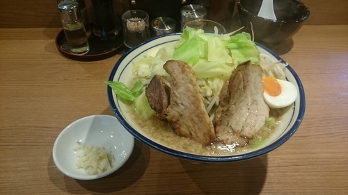 「醤油とんこつ・大盛昼無料・柔らかめ(ヤサイ)　￥７９０」@らーめん勇の写真