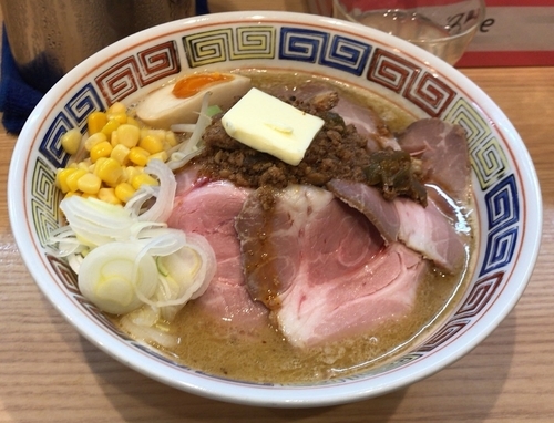 「豪華な味噌らーめん(限定40食)900円」@ほっこり中華そば もつけの写真